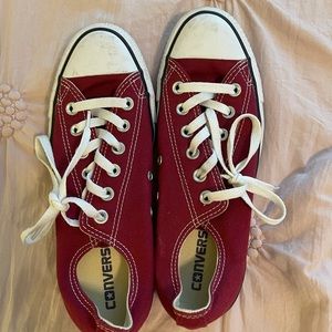 Like new Size 8 maroon converse!!!